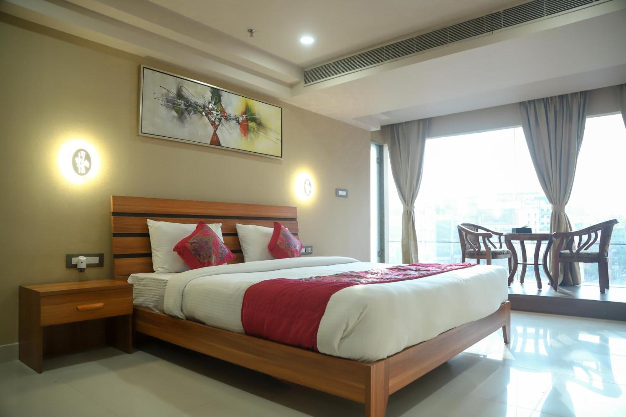 Hotel Apollo Grand Guwahati Esterno foto